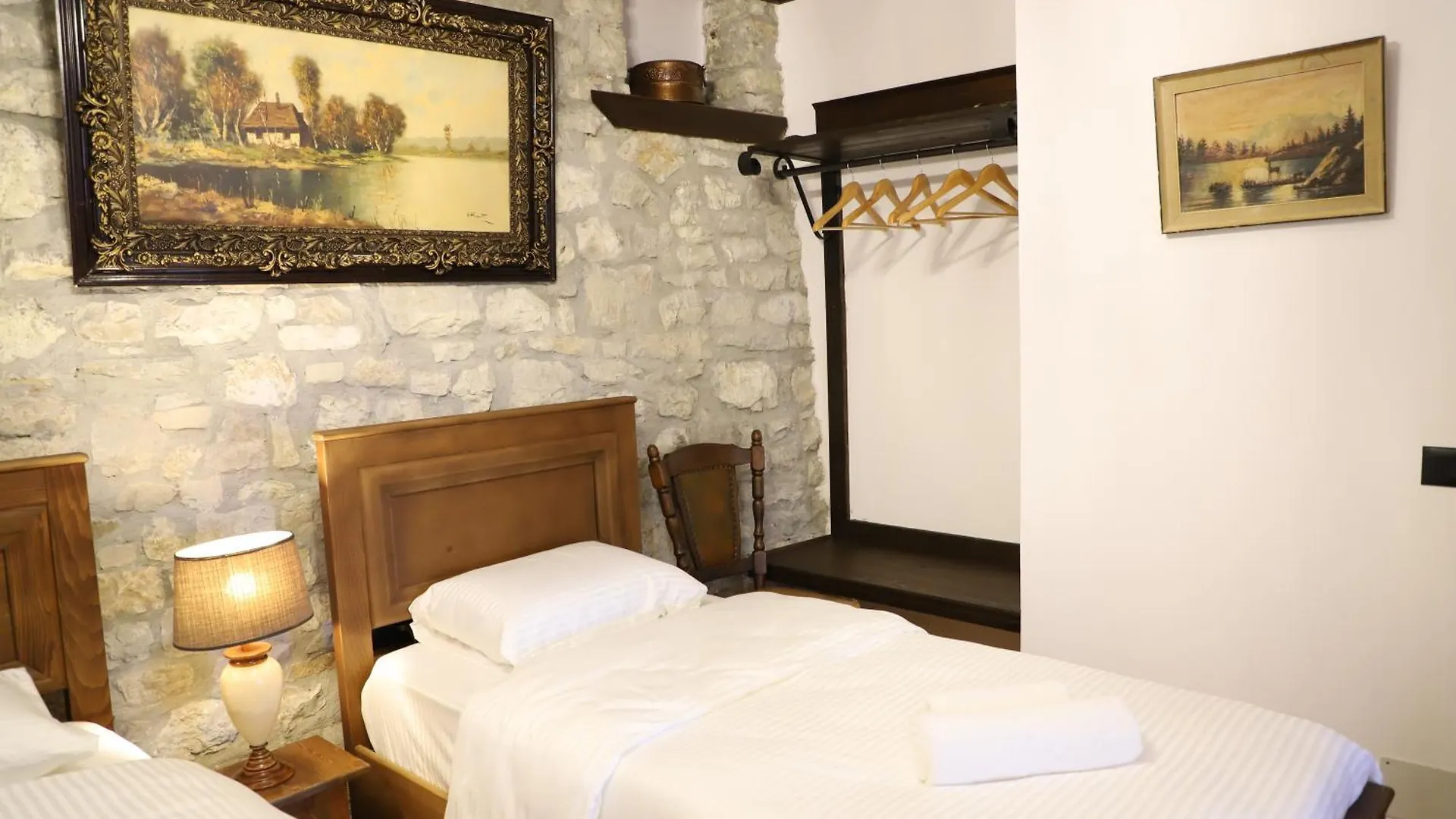 Vila Art Berat Castle 호텔