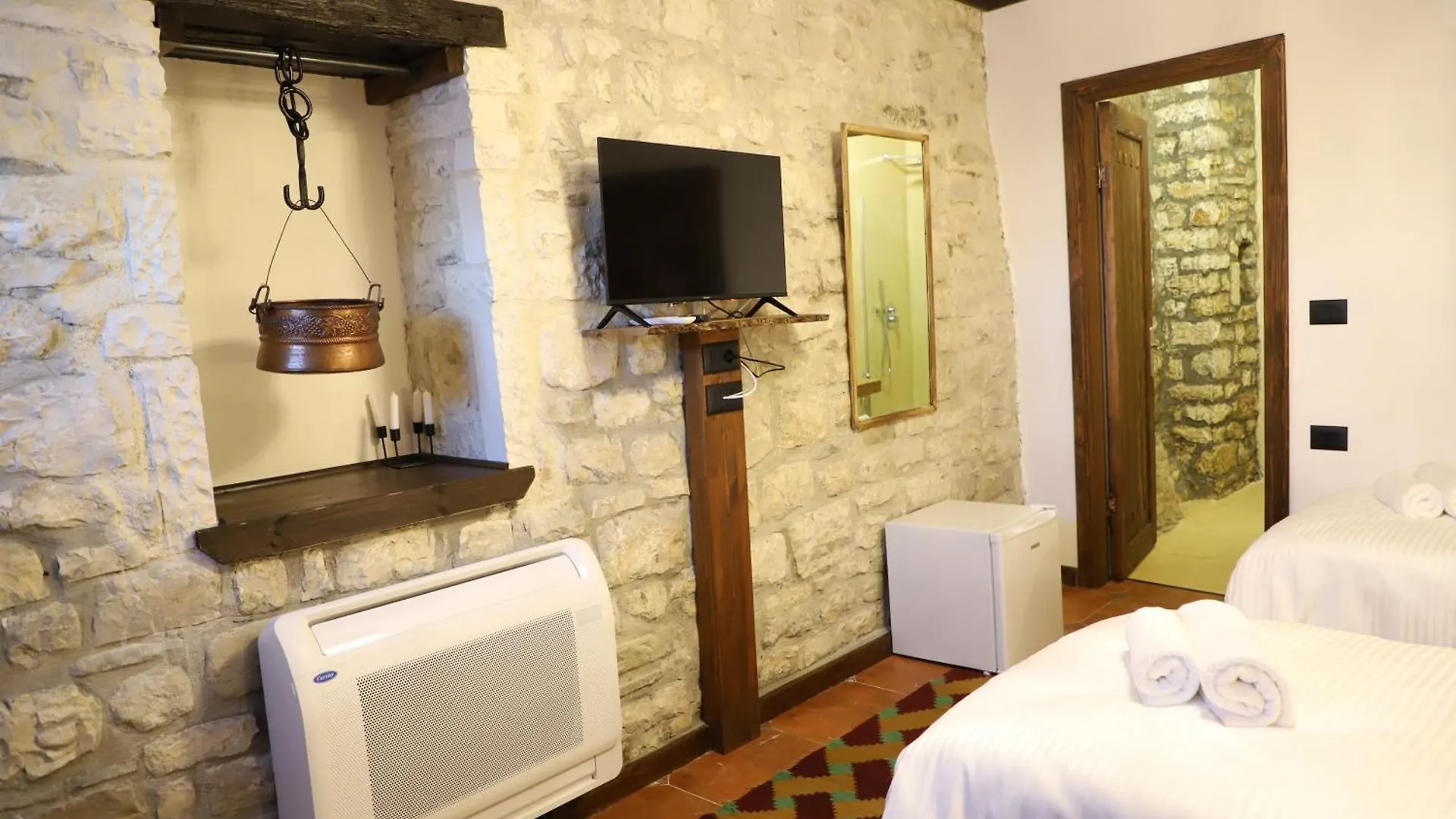 Vila Art Berat Castle 4*,